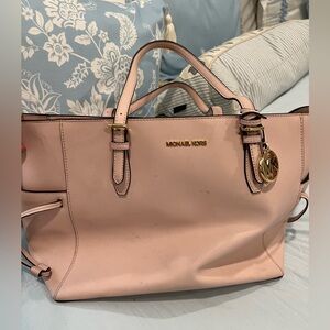 Michael Kors Jet Set Tote
